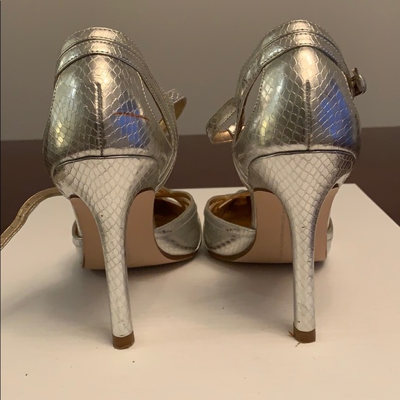 Heels by Chinese Laundry - Picture 3 of 5